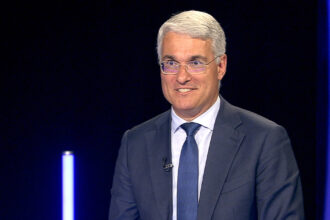 dragos pislaru ironizeaza depunerea in parlament a unei motiuni simple care il vizeaza o mare bucurie pentru mine 69a855f53f625