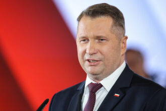 fostul partid de guvernamant polonez alege un adept al liniei dure drept candidat la sefia guvernului in alegerile din 2027 69ac7824e3263