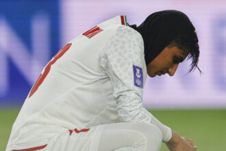 fotbalistele iraniene au fost numite tradatoare in vreme de razboi dupa ce au refuzat sa cante imnul la un meci in cupa asiei 69aaef6a9c34c