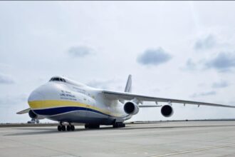foto aeronava gigant antonov an 124 a aterizat pe aeroportul mihail kogalniceanu misiune cargo de amploare la constanta 69bd6cefea5fd