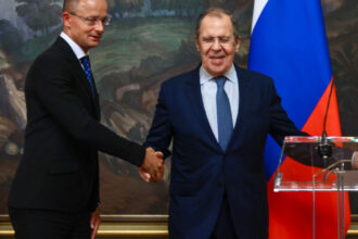 guvernul de la budapesta depune plangere pentru spionaj jurnalist acuzat ca ar fi interceptat convorbiri intre szijjarto si lavrov 69c5ab8107728