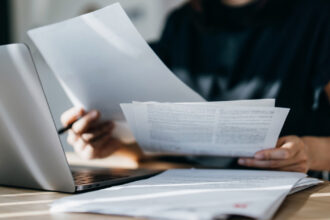 guvernul introduce reguli noi pentru cesionarea firmelor transferurile vor fi monitorizate de anaf pentru a preveni fuga de datorii 69aad81378001