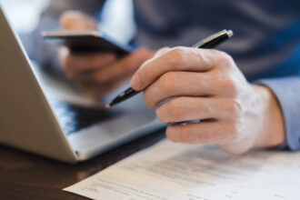 guvernul lanseaza platforma fara hartie cetatenii pot semnala online birocratia si procedurile greoaie 69a6b0033fdb9
