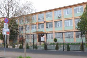 incep lucrarile de renovare la scoala gimnaziala nr 43 ferdinand constanta primarul chitac a semnat contractul 69c3ba9b1f8eb