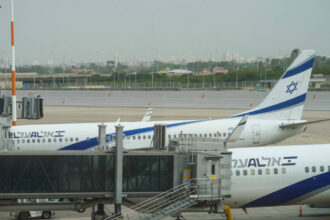 israelul anunta ca va redeschide treptat spatiul aerian national cand se vor relua zborurile civile si cu ce frecventa 69a7554177b58