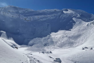 locul din romania unde stratul de zapada are 162 de centimetri avertisment pentru schiori 69c3fe597f784