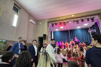 misiune grea pentru liderii psd constanta fac turul petrecerilor organizate de colege si colegi in timp ce se pregatesc pentru alegerile interne 69ab4eeaeab53