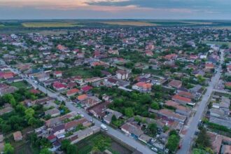 o casa din cumpana si terenul aferent scoase la licitatie intr un dosar de executare silita proprietarul datornic la banca nu si a mai putut achita datoria 69c0bfb9b63a6