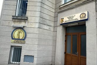 oficial de la dna despre sefii vamii care luau mita in portul constanta 69aac24913803