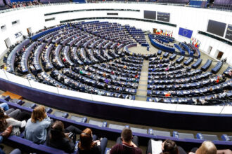 parlamentul european aproba acordul comercial ue sua dar impune conditii privind tarifele 69c556f079f01