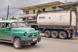 pretentie nerusinata cuba scandalizata de cererea ambasadei sua la havana de a importa motorina pentru functionarea sediului 69beed121458a