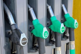 pretul carburantilor poate sari de 10 lei la pompa avertismentul specialistilor dupa declansarea razboiului din iranului 69a4213bcebc1
