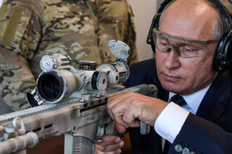 putin a schimbat legea astfel incat sa poata trimite armata in tarile in care sunt arestati rusi 69b030cfb1a03