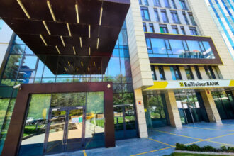 raiffeisen bank pachet extins de beneficii pentru clientii care isi incaseaza veniturile prin banca 69b3cc4b67b22