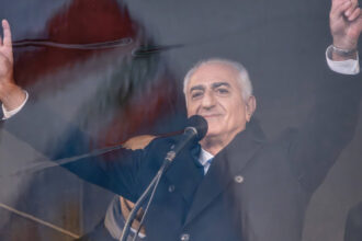 reza pahlavi pregateste un sistem de tranzitie pentru iran si spune ca e pregatit sa conduca imediat ce republica islamica va cadea 69b56c5b9612d