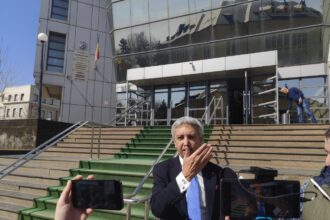 senzationalul dan diaconescu cere daune imense de la politistii si procurorii din constanta debut cu amanare la tribunalul tulcea 69b4d0cb65d7a