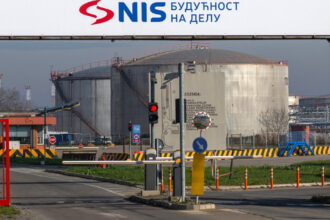 sua si au dat acceptul ca grupul ungar mol sa cumpere rafinaria nis singura din serbia detinuta de rusii de la gazprom 69c39bcea6b7e