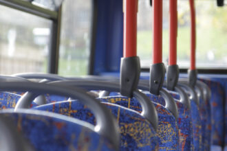 tanar prins de jandarmi cu spray lacrimogen si cutit intr un autobuz din bacau 69c9019892c7d