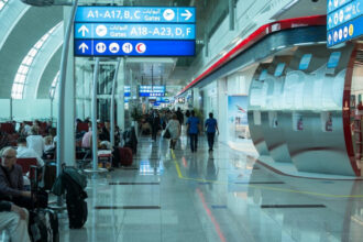 un numar limitat de zboruri din dubai vor fi operate din aceasta seara anunta compania emirates vor fi contactati direct 69a5abe316840