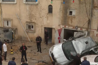 video atac iranian cu rachete langa tel aviv armata israeliana anunta mai multe zone lovite sase persoane au fost ranite in kafr qasim 69c4f46465b04