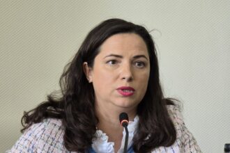 video consilierii judeteni au votat pentru reinfiintarea functiei de administrator public al judetului ionela costache propunerea lui florin mitroi 69ca26e730aee