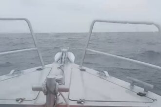 video fortele navale romane continua actiunile de sprijin in cazul remorcherului astana scufundat in zona portului midia 69be626c329a2