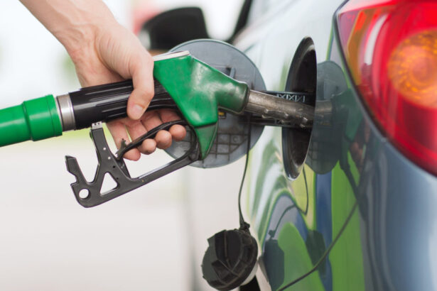 video guvernul decide maine cu cat scade pretul carburantilor motorina poate ajunge la 14 lei l mai grav decat crizele din 73 si 2022 69c9759204d39