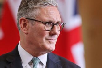 video keir starmer acuzat ca il imita pe trump printr o postare pe tiktok despre criza din orientul mijlociu 69ac15d9c234d