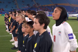 video nationala feminina de fotbal a iranului a refuzat sa cante imnul tarii inaintea meciului de deschidere din cupa asiei 69a70f00956b6