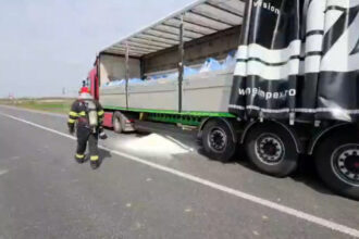 video pericol de explozie pe dn6 in timis tir incarcat cu azotat de amoniu implicat intr un accident evacuare de urgenta si trafic blocat 69c517a1a34be