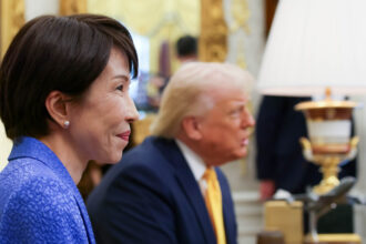 video reactii dure la tokyo dupa gluma lui donald trump despre pearl harbor tratata ca o idioata pentru ca este femeie 69bd4741830e6