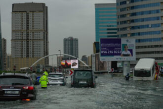 videofoto furtuni puternice si inundatii in emiratele arabe unite 69c6b6a53dcde
