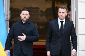 zelenski avertizeaza ca relaxarea sanctiunilor asupra petrolului rusesc ar putea aduce rusiei 10 miliarde de dolari ce spune macron 69b444f46cfed