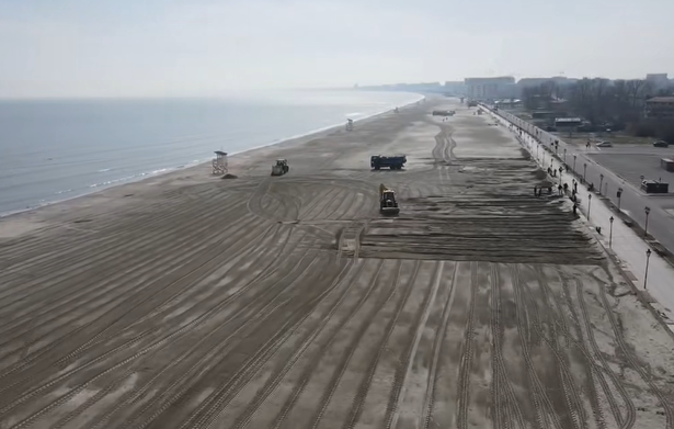 102 subsectoare de plaja sunt scoase la licitatie pe litoral 92 in etapa i si inca 10 in navodari in etapa a ii a 69cd65a29ddc9