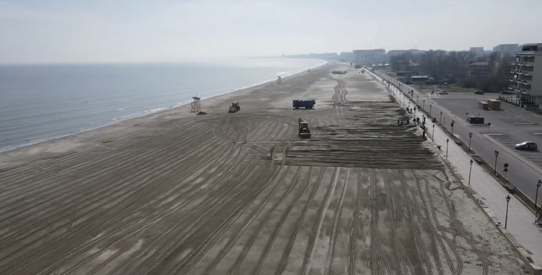 102 subsectoare de plaja sunt scoase la licitatie pe litoral 92 in etapa i si inca 10 in navodari in etapa a ii a 69cd65a29ddc9