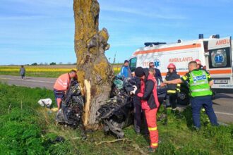 accident rutier grav in amzacea o masina s a incolacit pe copac a intervenit elicopterul smurd 69f0c87080fe9