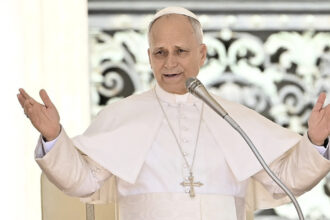analiza leon primul papa american schimba abordarea de ce a ales seful bisericii catolice sa faca in premiera un apel direct catre trump 69cf3da7bc147