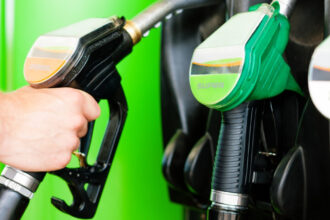 avertisment pe piata carburantilor motorina s ar putea scumpi iar unele statii ar putea ramane temporar fara stocuri 69f1c3f65f3e2