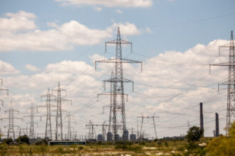bolojan acuza blocarea accesului in energie prin autorizatii scriptice pentru firme fara angajati sunt tot felul de complicitati 69f32a9507317