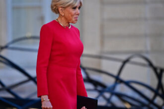 brigitte macron sotia presedintelui frantei se declara trista am vazut intunecimea lumii prostia rautatea 69ef47a975304