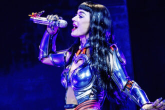 cantareata katy perry acuzata de agresiune sexuala politia investigheaza fapte din urma cu 16 ani cine este presupusa victima 69dfd7fbe2352