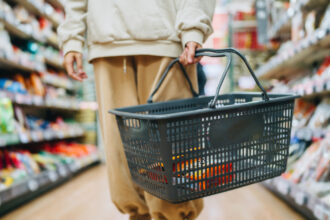 ce program au magazinele in minivacanta de 1 mai 2026 pana la ce ora raman deschise supermarketurile de ziua muncii 69f2d639d5883