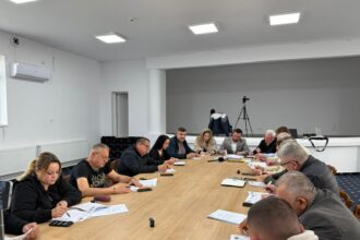 cum se vor imparti banii de la bugetul comunei lumina strazi trotuare utilaje trenulet electric 69e531416e2d5