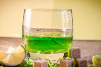 de ce a fost interzis absintul in franta si legatura cu sanatatea mintala a tinerilor de azi si retelele sociale ca tap ispasitor 69dd03d355c99