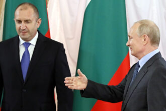 de ce noul lider al bulgariei provincialul rumen radev s ar putea totusi sa nu devina noul cal troian al lui vladimir putin 69ecceceab05a