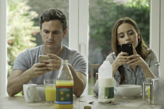 dependenta de telefon explicata de specialisti semnele si efectele asupra creierului un comportament dificil de controlat 69ec4ccad98bd