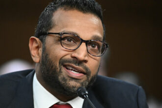 dupa procurorul general trump ar vrea sa dea afara si alti oficiali de rang inalt e vizat si directorul fbi 69cf52b78f437