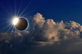 eclipsa totala de soare din 2026 vizibila si din romania cand are loc fenomenul astronomic al anului 69e312391b81b