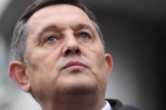 exclusiv piperea spune ca au existat niste strambari din nas in aur fata de intelegerea cu psd e partidul care l a creat pe bolojan 69f214ce7c3f2