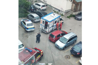 foto alerta 112 in zona cet din constanta o femeie a cazut de la etaj 69f221ef4f76b
